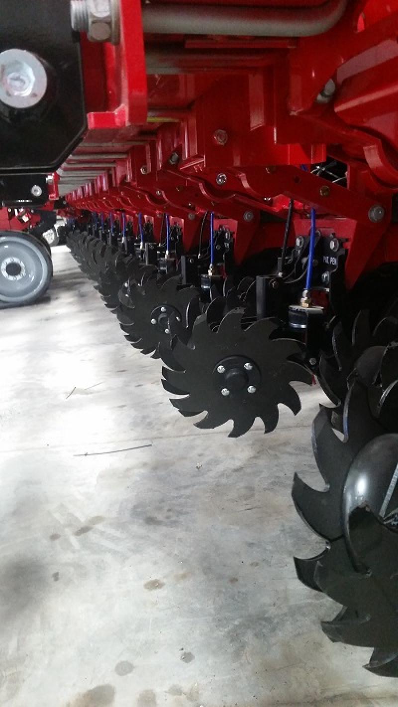 Yetter 2940 Air Adjust Row Cleaner