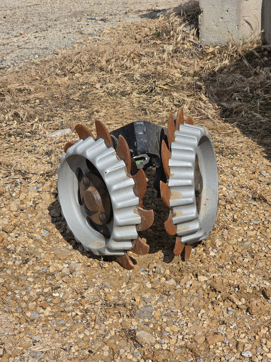 Used Yetter 2967-042 Row Cleaner with John Deere Coulter
