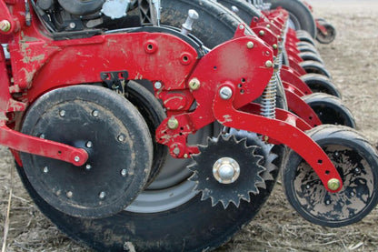 Yetter 6000 serrated closing wheels